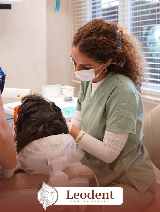 Sağlıklı bir gülüş; doğru tanı, kişiye özel planlama ve düzenli kontrollerle mümkündür.
Leodent’te estetik uygulamalardan implant tedavilerine, ortodontiden koruyucu diş hekimliğine kadar geniş bir yelpazede hizmet sunulmaktadır.
Detaylı bilgi ve randevu için:
📞 (216) 766 15 36
📱 0532 652 47 67
Her tedavinin süreci ve sonucu kişiden kişiye değişebilir. Tedavi öncesinde hekiminizden detaylı bilgi almanız önerilir.
#AğızDişSağlığı #DişKontrolü #SağlıklıGülüş #LeodentDentalClinic